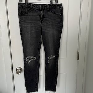 Black, distressed jegging